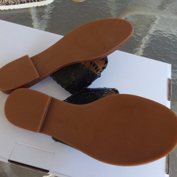 Neiman Marcus Gabriel  women's black sandals 6 &1/2 , lace stitching, classy, - Picture 6 of 7